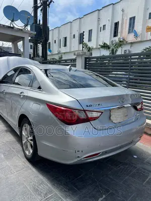 Hyundai Sonata 2011 Silver