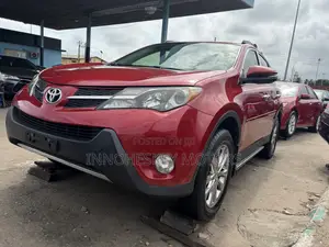 Toyota RAV4 XLE 4dr SUV (2.5L 4cyl 6A) 2014 Red