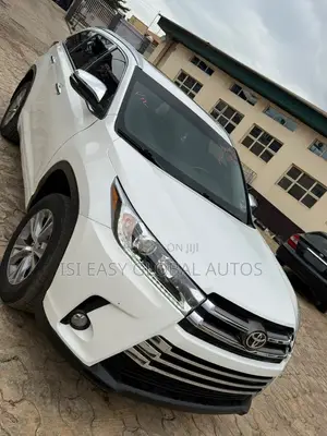 Toyota Highlander Limited 4dr SUV AWD (3.5L 6cyl 6A) 2015 White