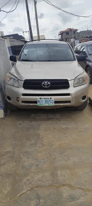 Toyota RAV4 2006 Gold