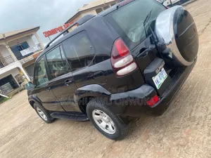 Toyota Land Cruiser 2004 Black