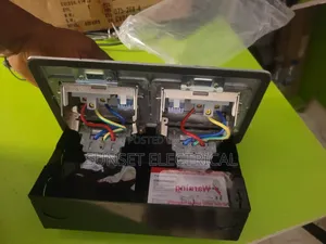 2 Universal Socket With 2 Cat6