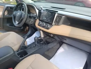 Toyota RAV4 XLE AWD (2.5L 4cyl 6A) 2017 Brown