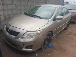 Toyota Corolla 2009 Gold