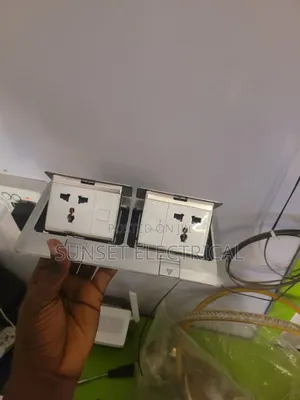 Silver Pop Up With Universal Socket