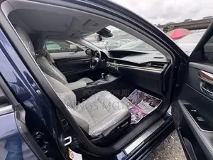 Lexus ES 250 2015 Blue