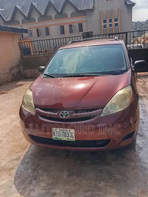 Toyota Sienna LE AWD 2006 Red