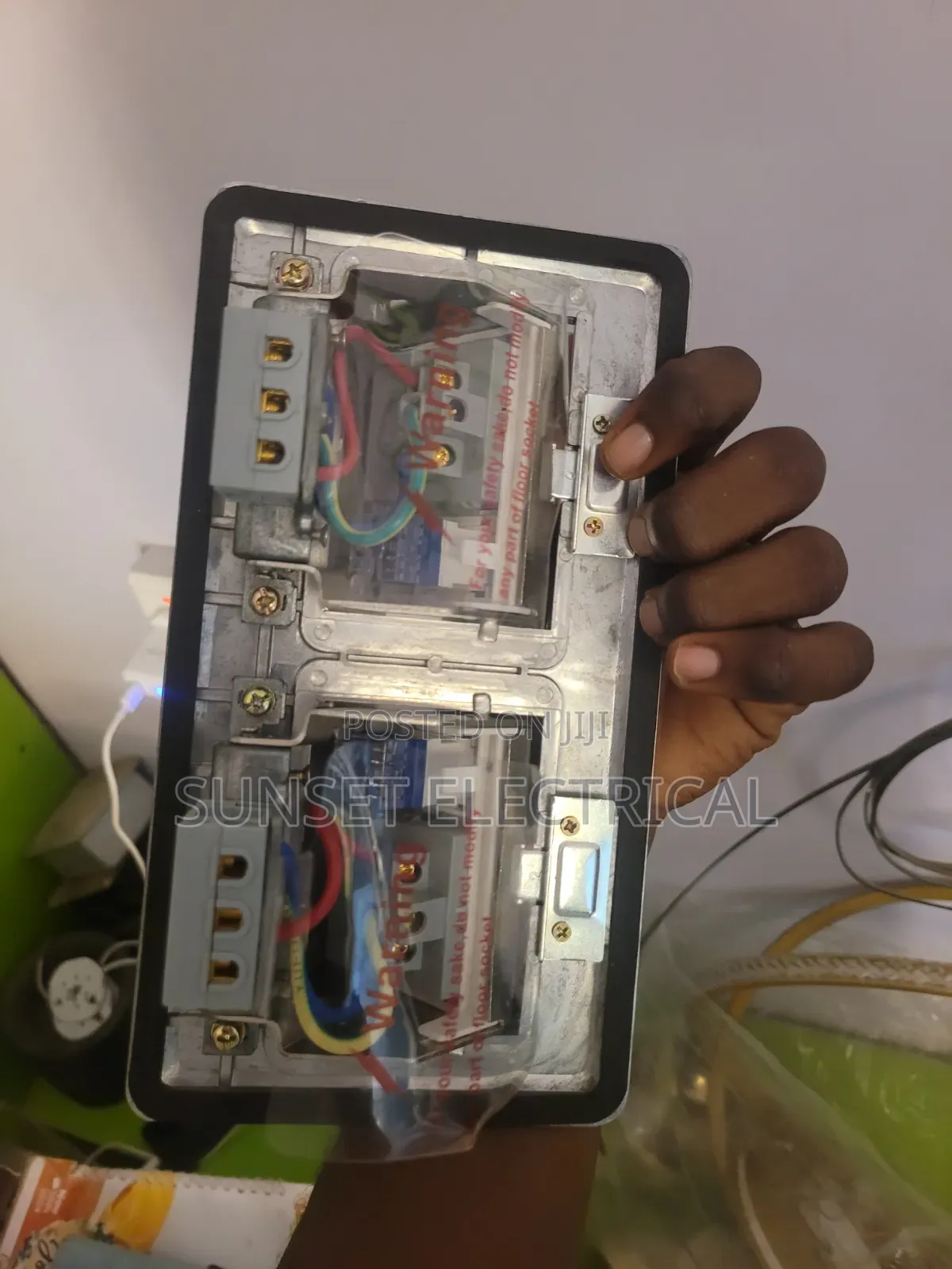Pop Up Silver Floor Socket With 2cat 6