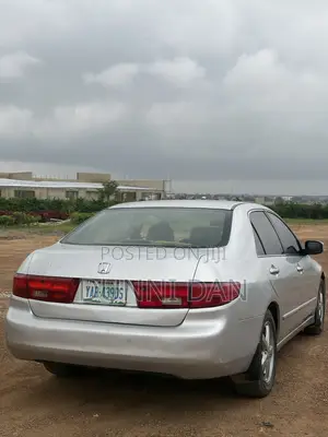 Honda Accord 2005 Silver