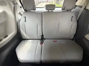 Toyota Sienna XLE 2022 Brown