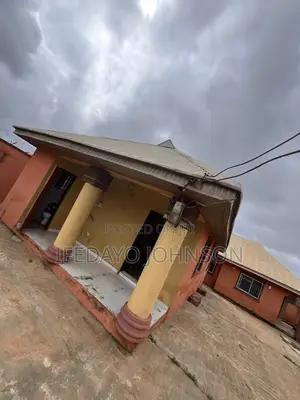 Furnished 1bdrm Apartment in Diamond Estate,, Ologuneru for rent