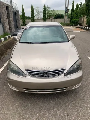 Toyota Camry LE 4dr Sedan (2.4L 4cyl 5M) 2003 Gold