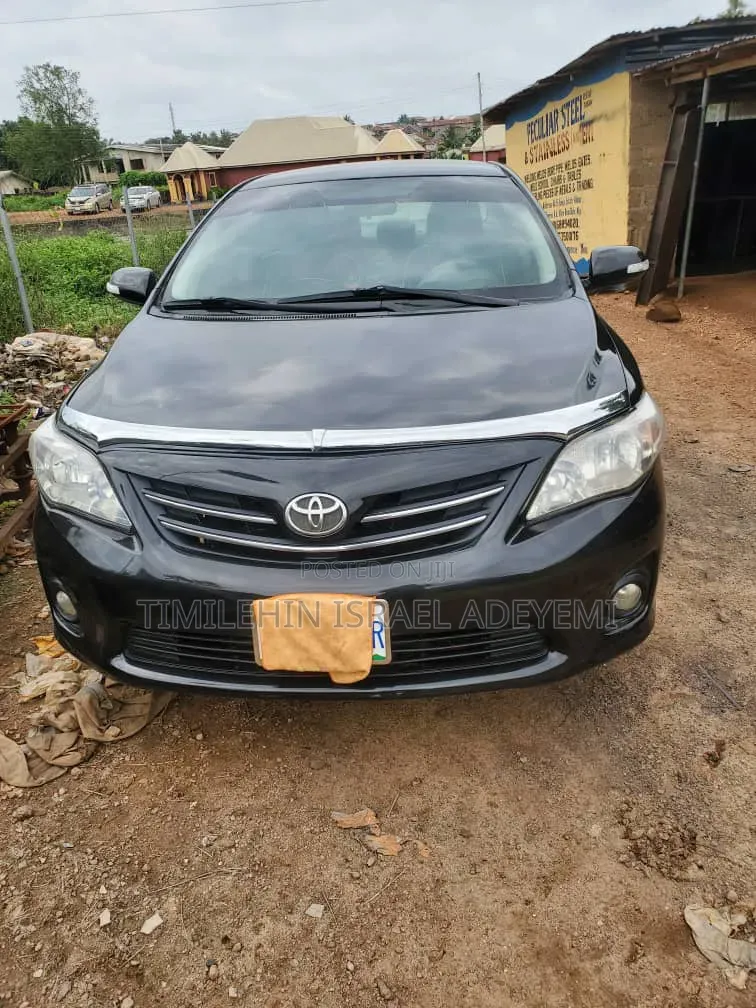 Toyota Corolla 2013 Black