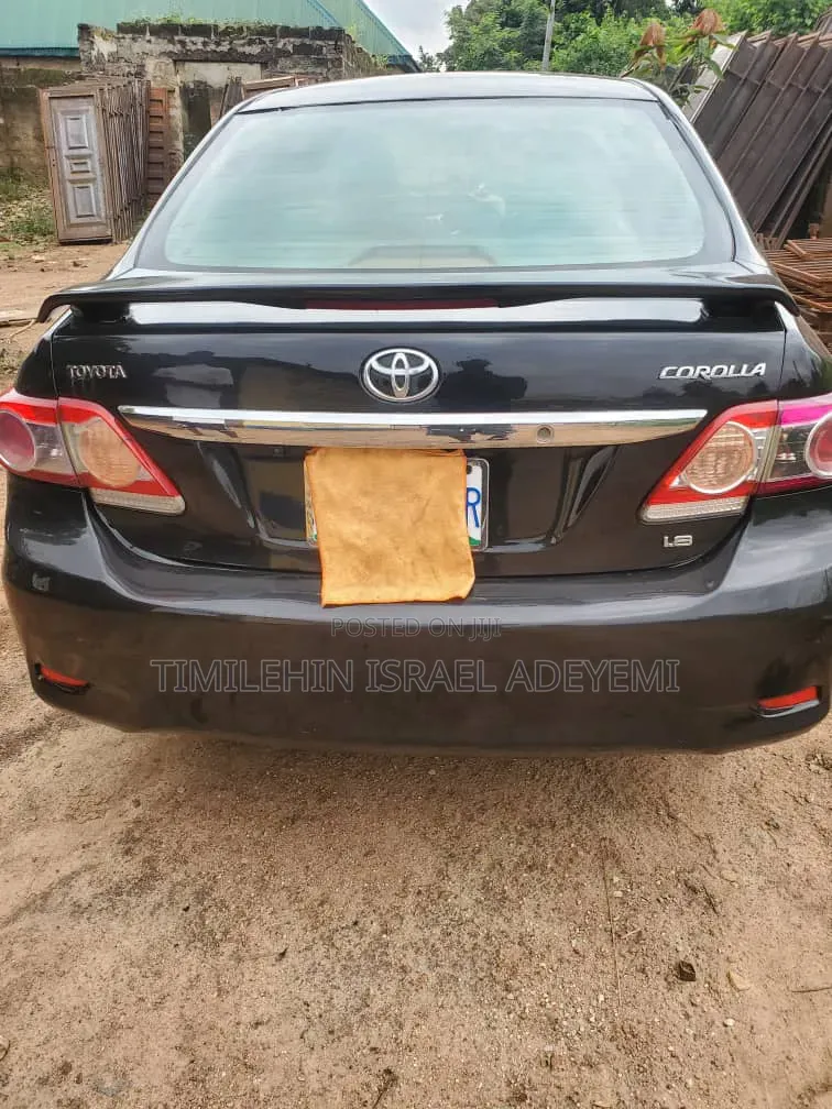 Toyota Corolla 2013 Black
