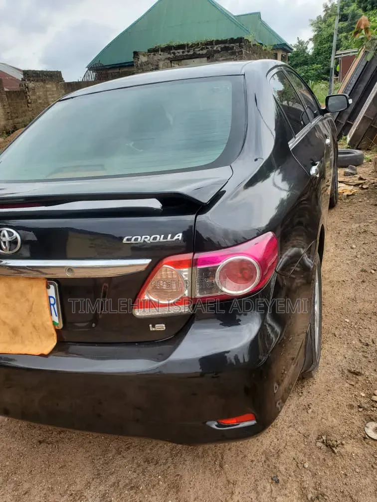 Toyota Corolla 2013 Black