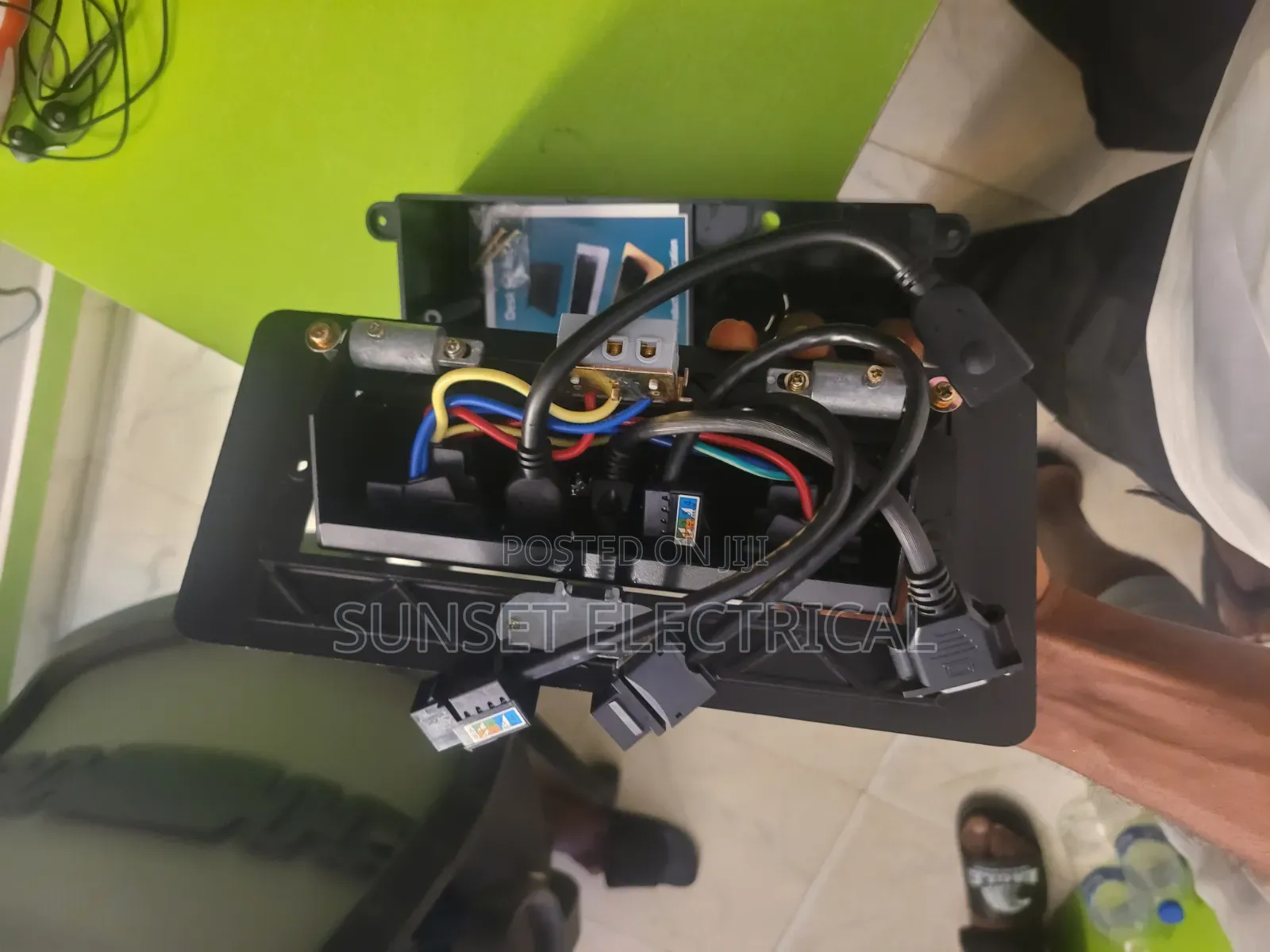 Slowly Pop Up Desk Socket