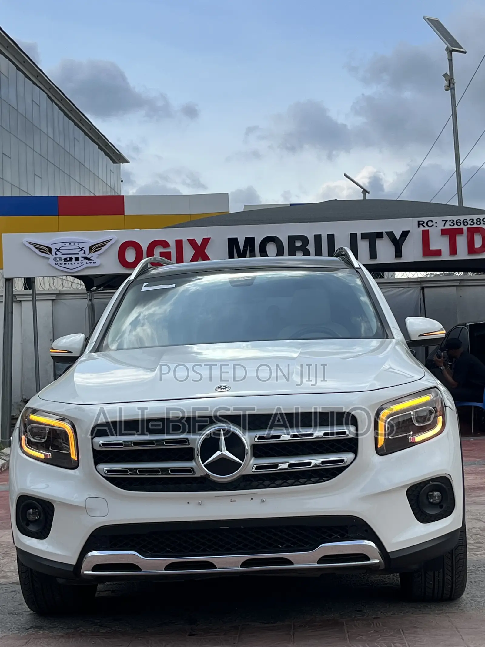 Mercedes-Benz GLB-Class 2023 White