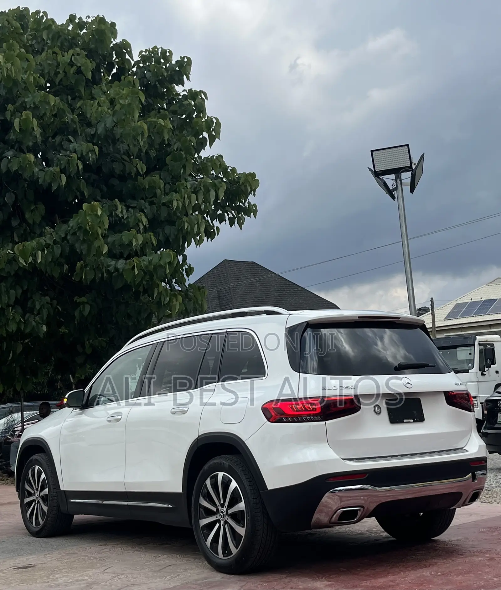 Mercedes-Benz GLB-Class 2023 White