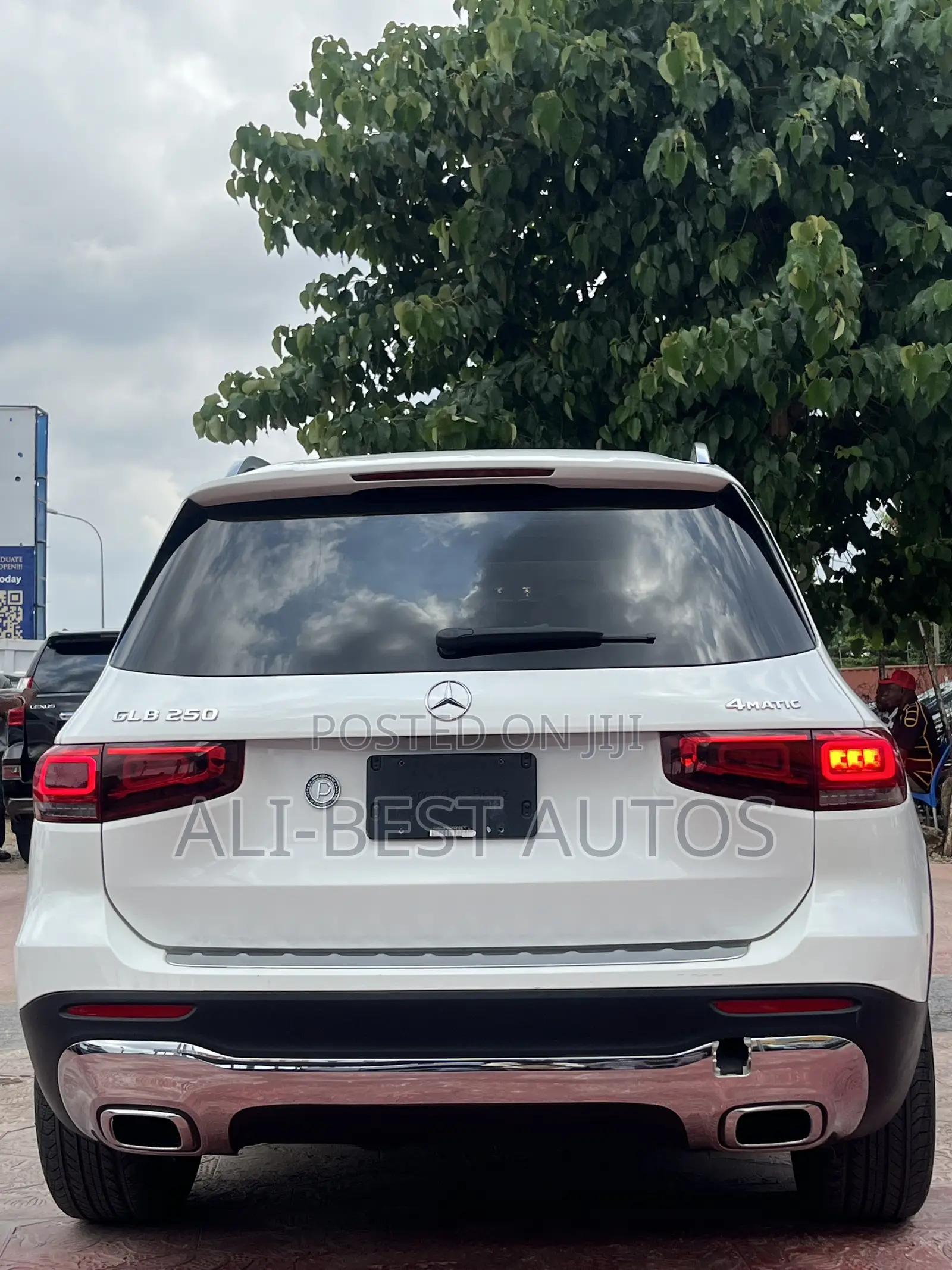 Mercedes-Benz GLB-Class 2023 White