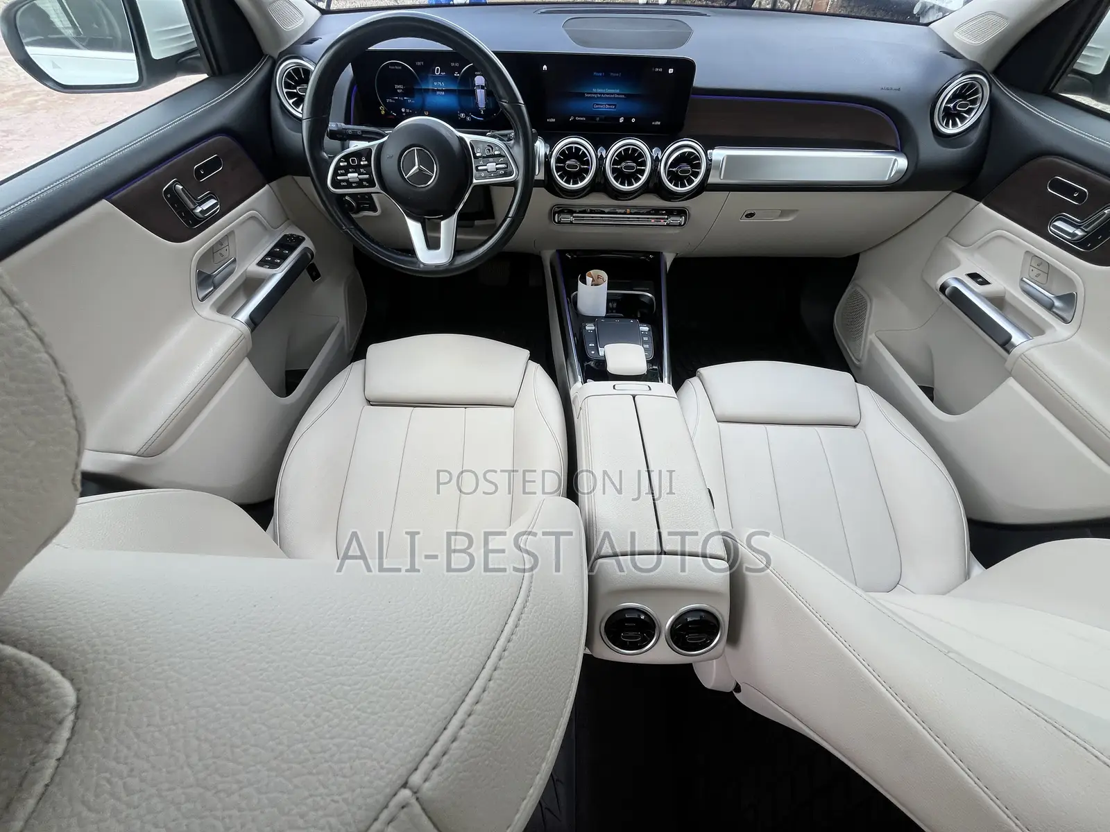 Mercedes-Benz GLB-Class 2023 White