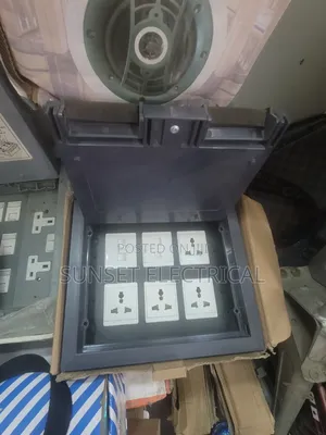 Floor Box With 3 Universal Socket With 4 CAT6