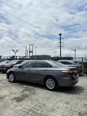 Toyota Camry LE 4dr Sedan (2.5L 4cyl 6A) 2016 Gray