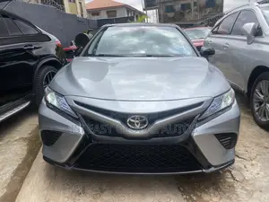 Toyota Camry XSE FWD 2020 Silver
