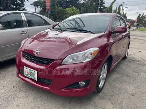 Toyota Matrix S Hatchback FWD (2.4L 4cyl 5A) 2011
