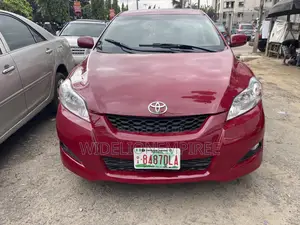 Toyota Matrix S Hatchback FWD (2.4L 4cyl 5A) 2011