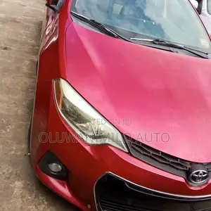 Toyota Corolla 2015 Red