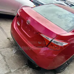 Toyota Corolla 2015 Red