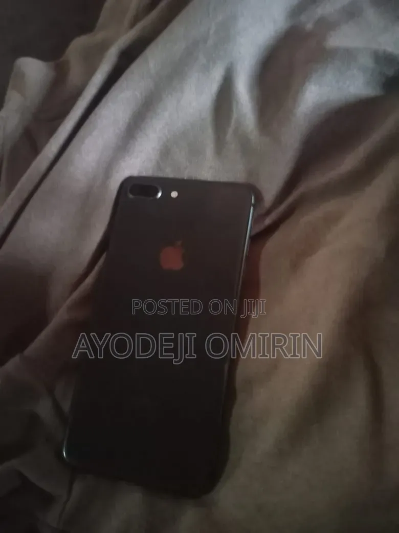 Apple iPhone 8 Plus 64 GB Black