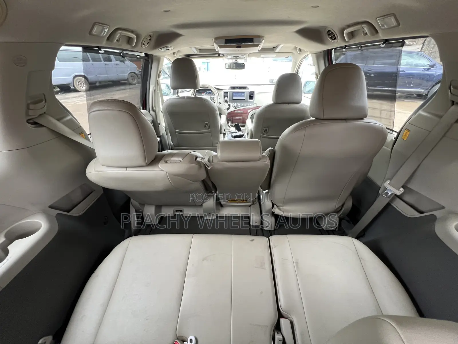 Toyota Sienna 2011