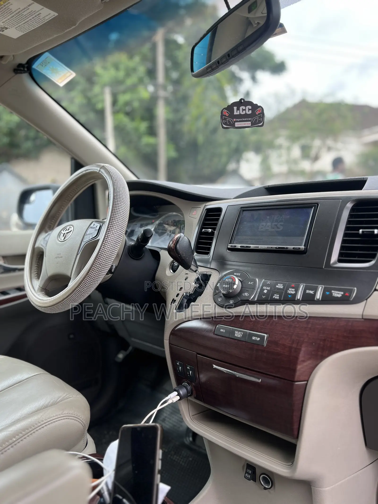 Toyota Sienna 2011