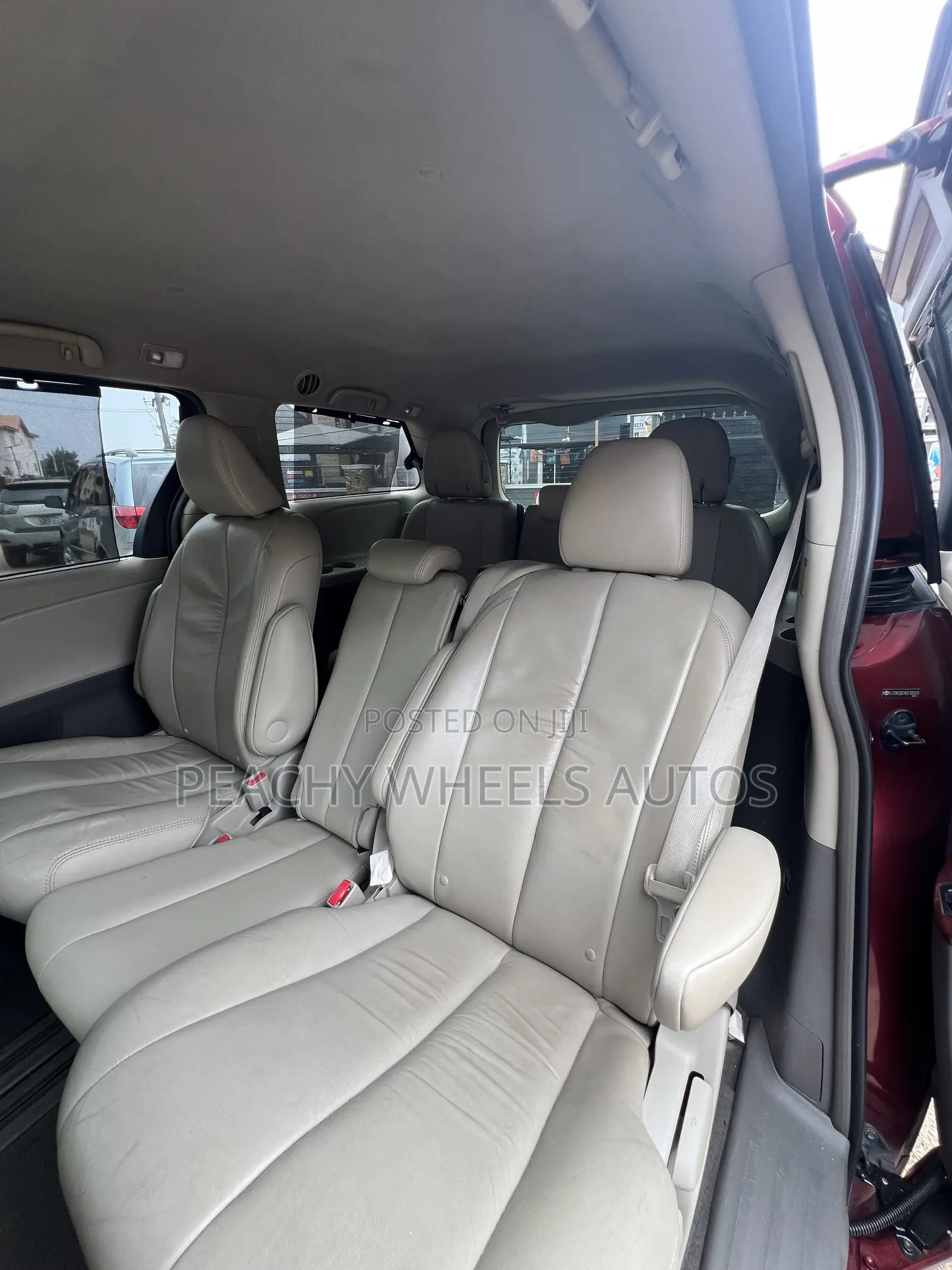 Toyota Sienna 2011
