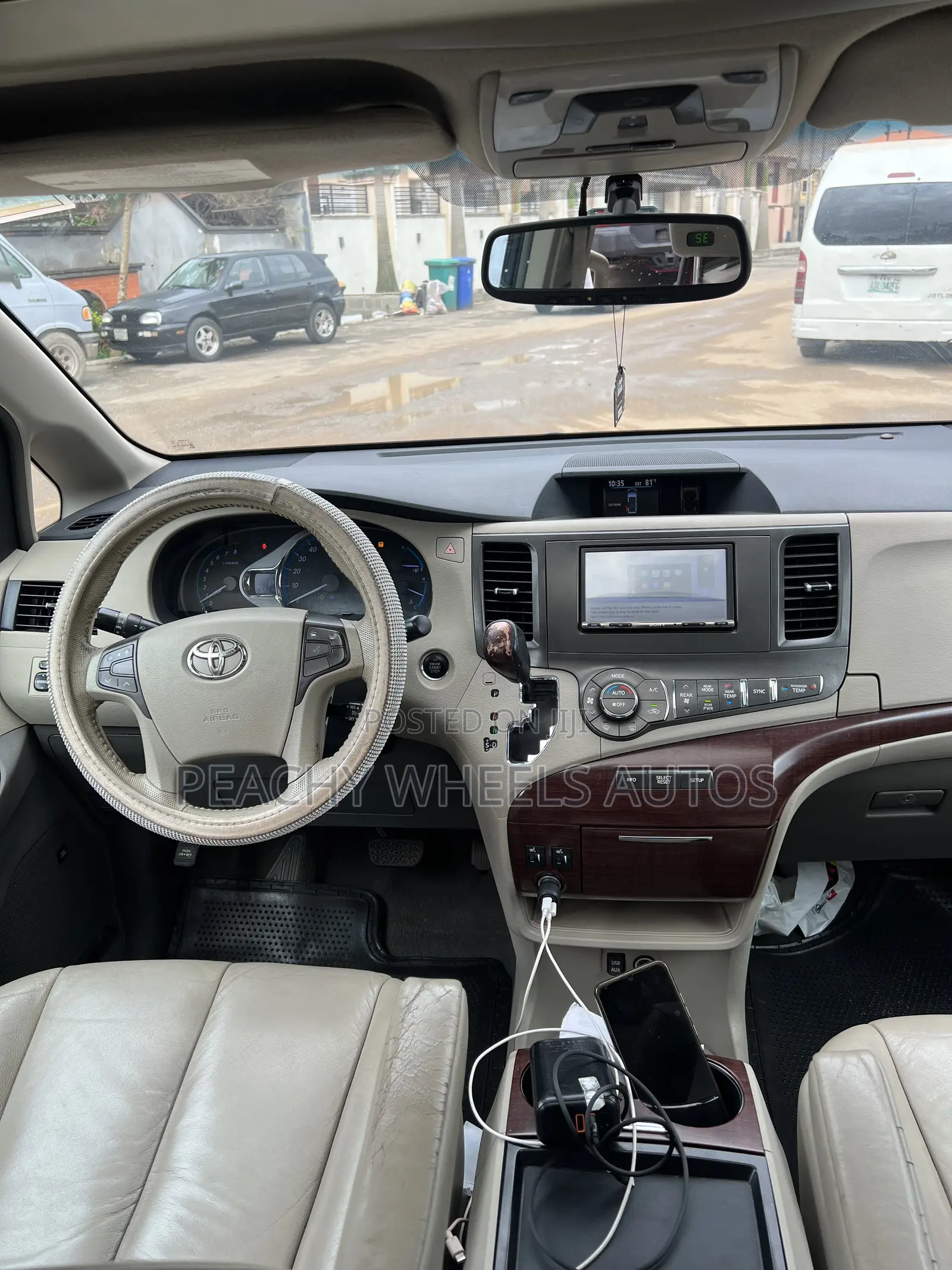 Toyota Sienna 2011