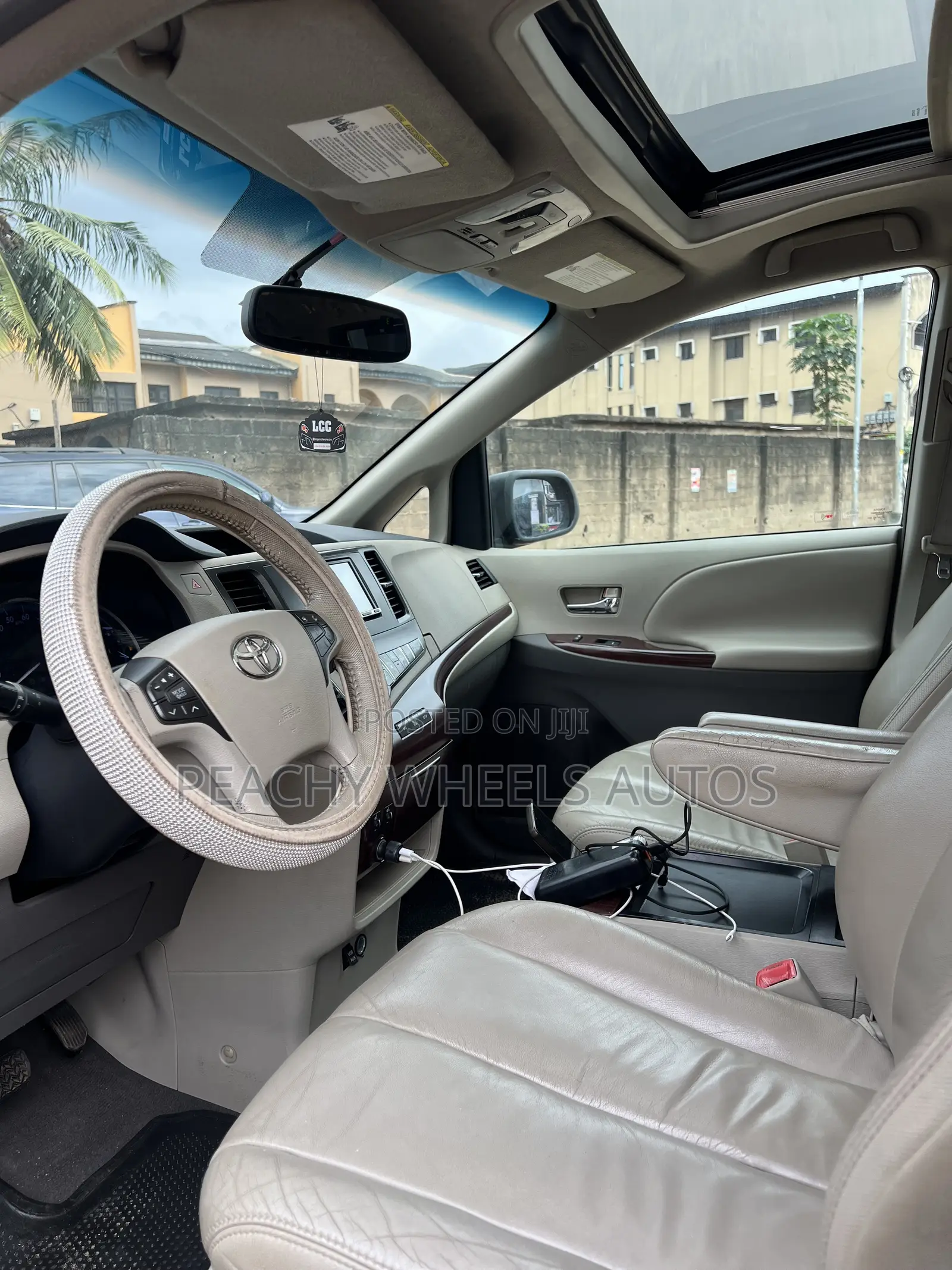 Toyota Sienna 2011