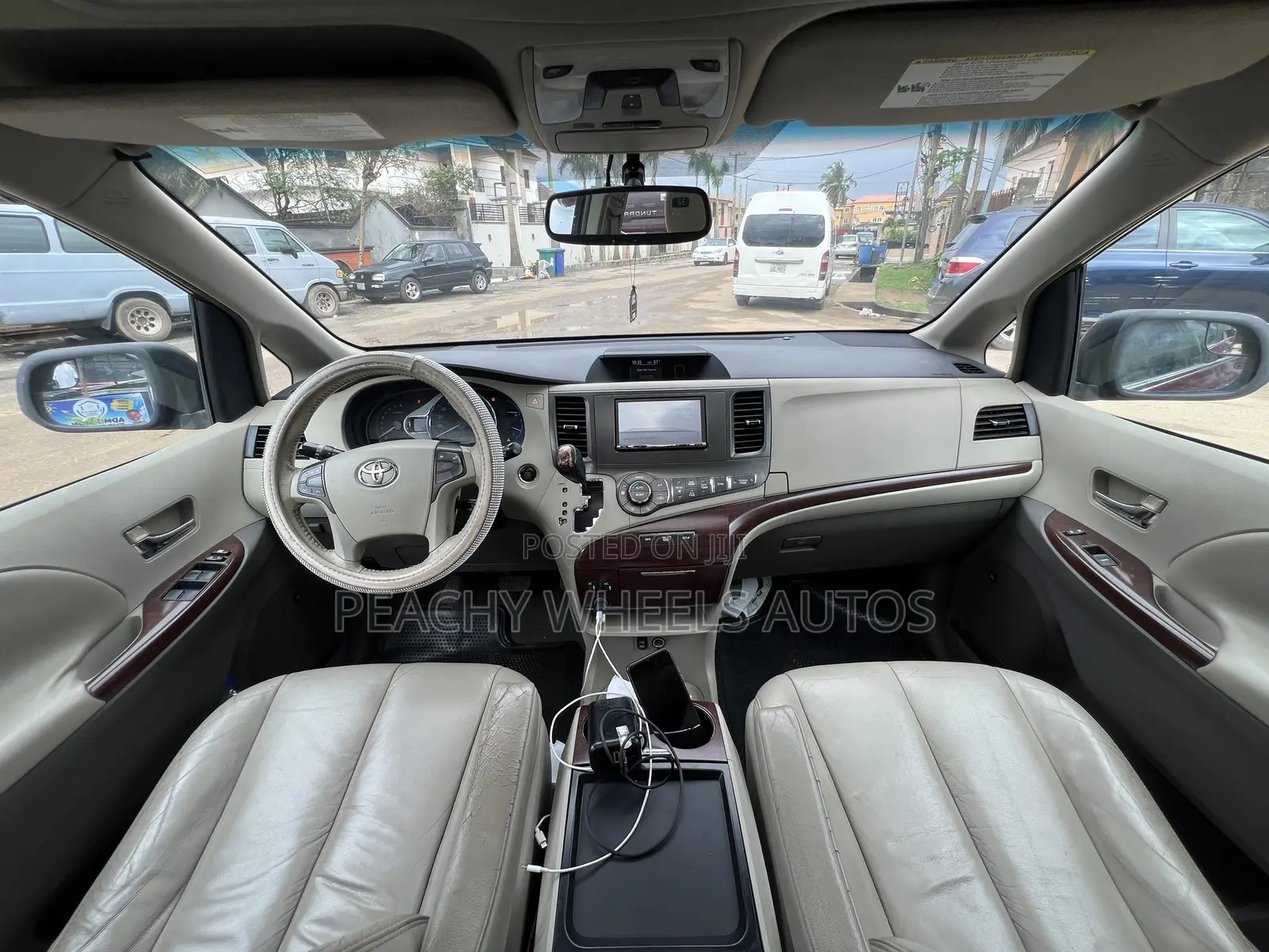 Toyota Sienna 2011