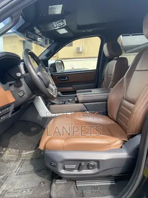 Toyota Tundra 2022 Black