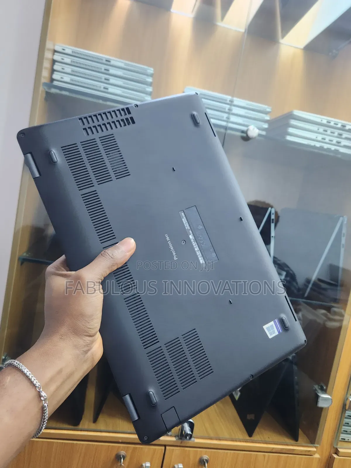 Laptop Dell Precision 3541 1GB Intel Core i7 SSD 512GB