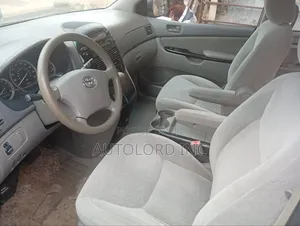 Toyota Sienna CE 2005 Red