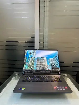 Laptop MSI Vector 17 HX AI A2XWJG 32GB Intel Core i9 SSD 1T