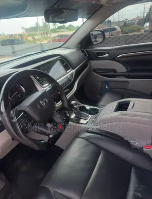 Toyota Highlander Limited 4dr SUV AWD (3.5L 6cyl 6A) 2015 Gray
