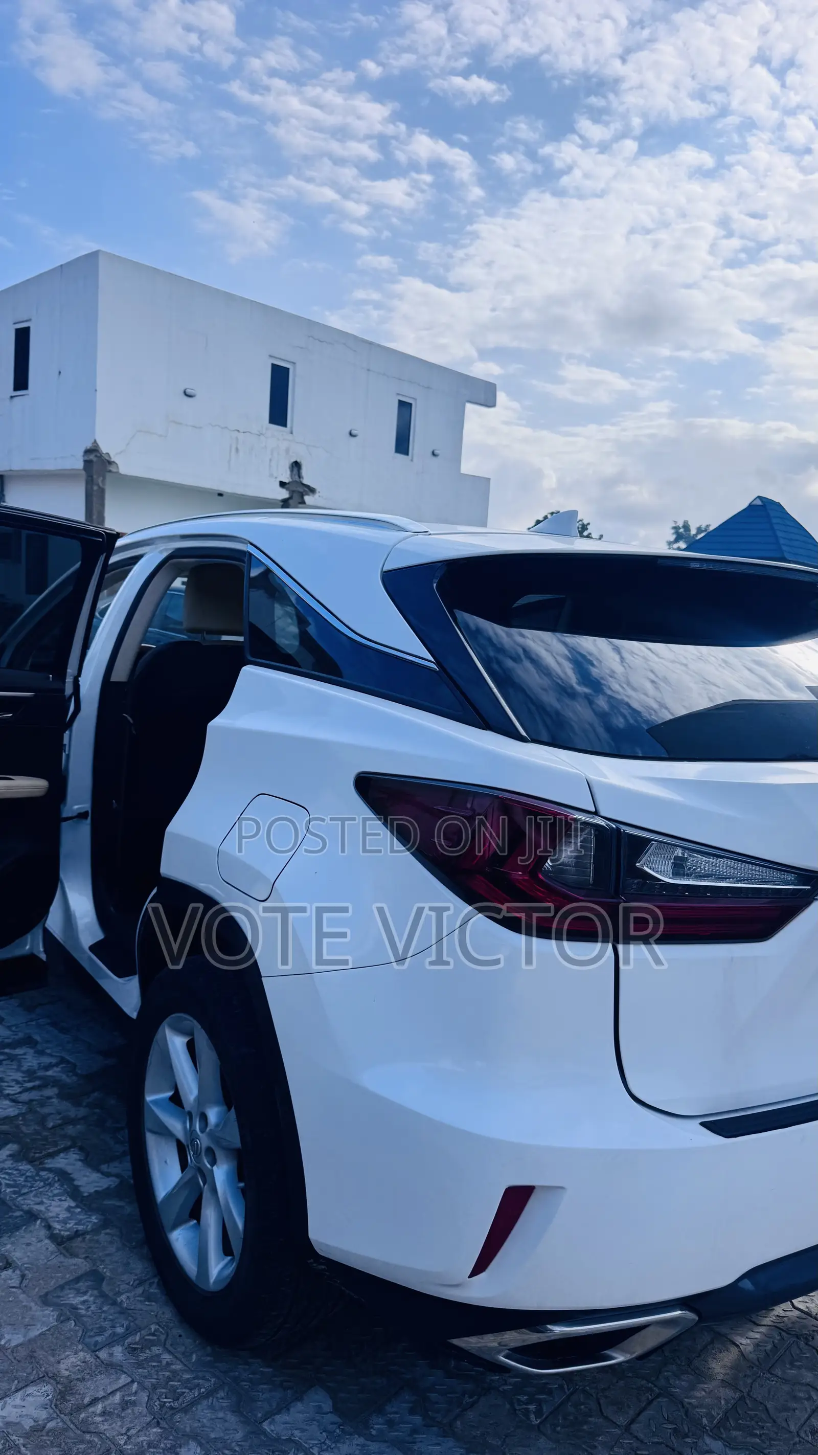 Lexus RX 350 FWD 2017 White