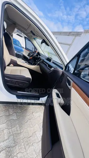 Lexus RX 350 FWD 2017 White