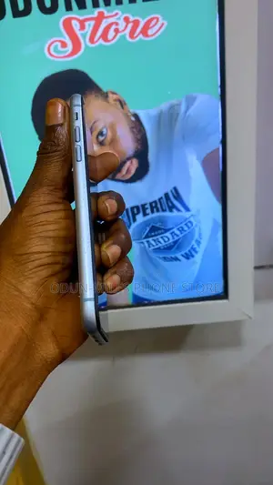 Apple iPhone XR 64 GB White