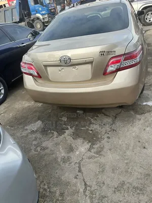 Toyota Camry LE 4dr Sedan (2.5L 4cyl 6AM) 2010 Beige
