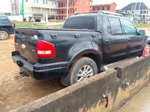 Ford Explorer 2006 Black