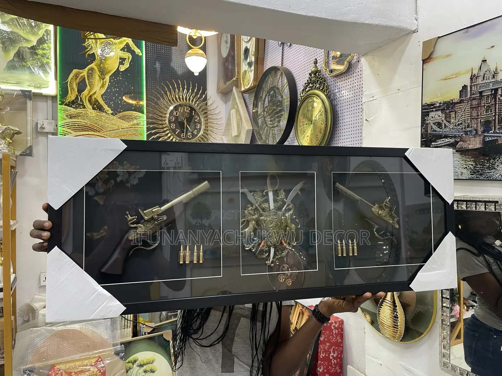 Gun Frame (Home Decor)