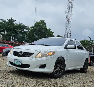 Toyota Corolla 2010 White